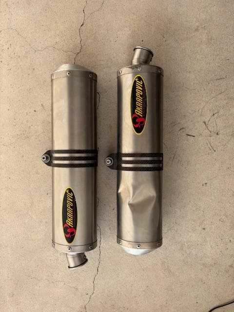 KTM　Akrapovic チタン製 スリップオンサイレンサー