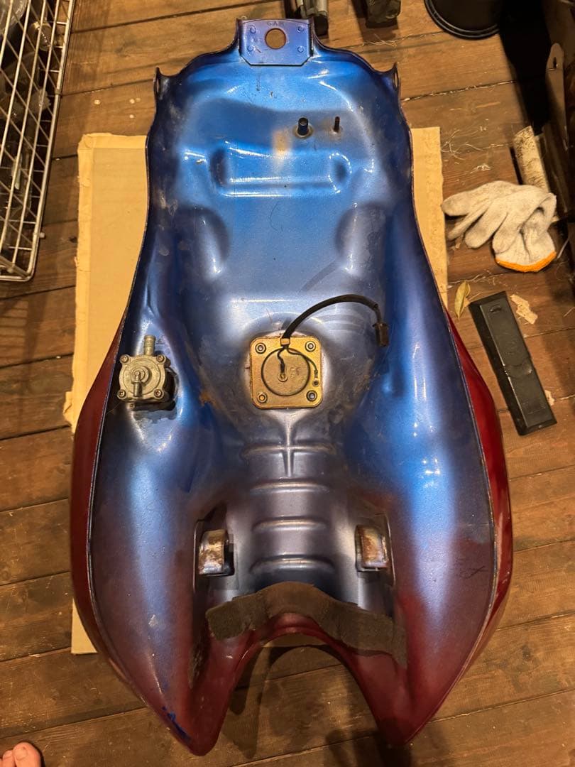 HONDA CB400sfスペック1用タンク cbx400f 値下げ効きます