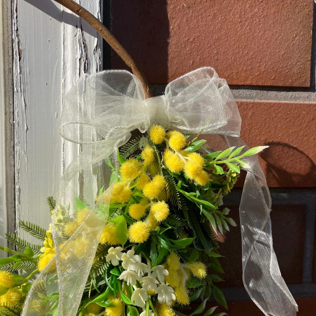 みぃです。もふもふミモザと麻リボンのリース・シフォンリボンのリース 2点