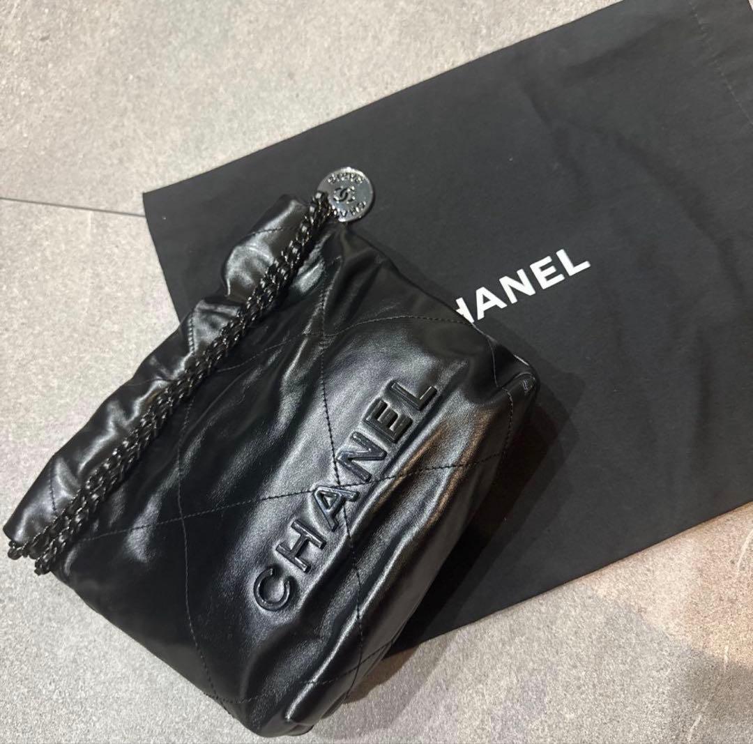 CHANEL 22 ミニ　オーソブラック