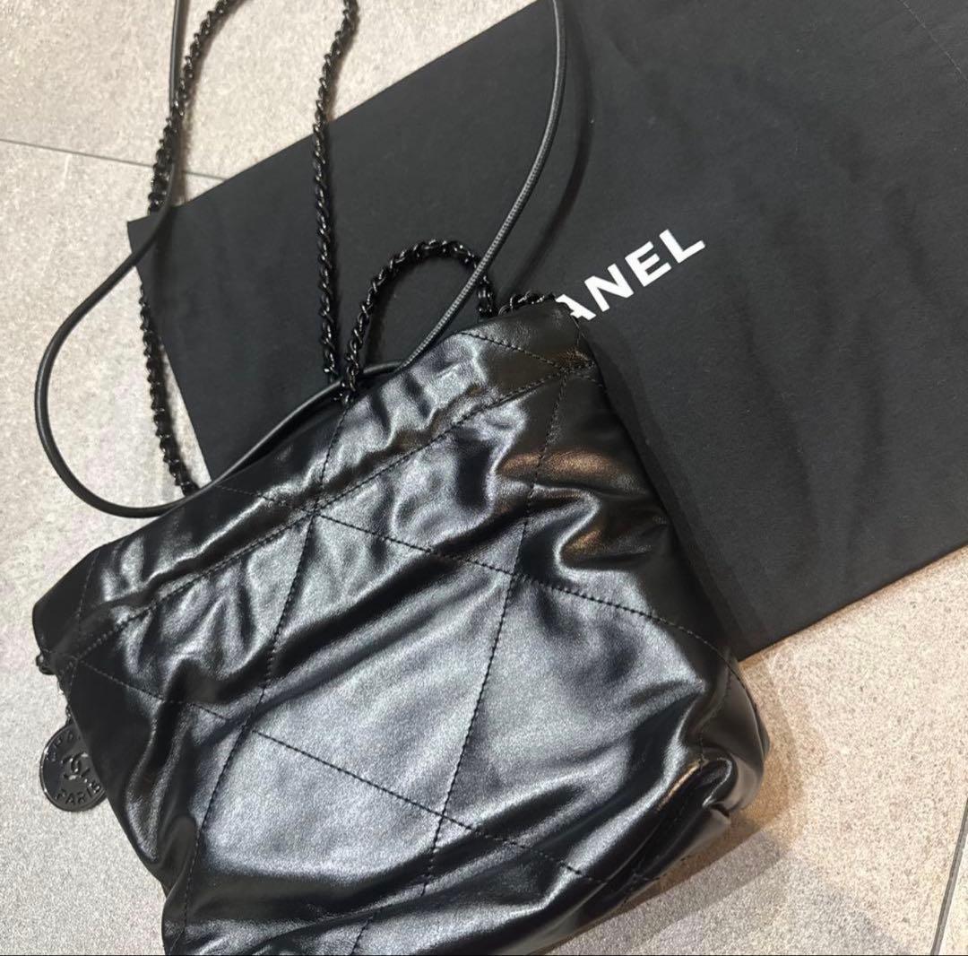 CHANEL 22 ミニ　オーソブラック