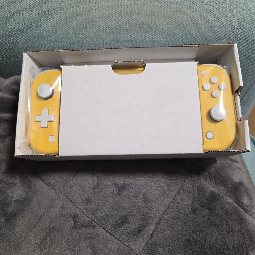 新品未使用　Nintendo Switch Lite イエロー