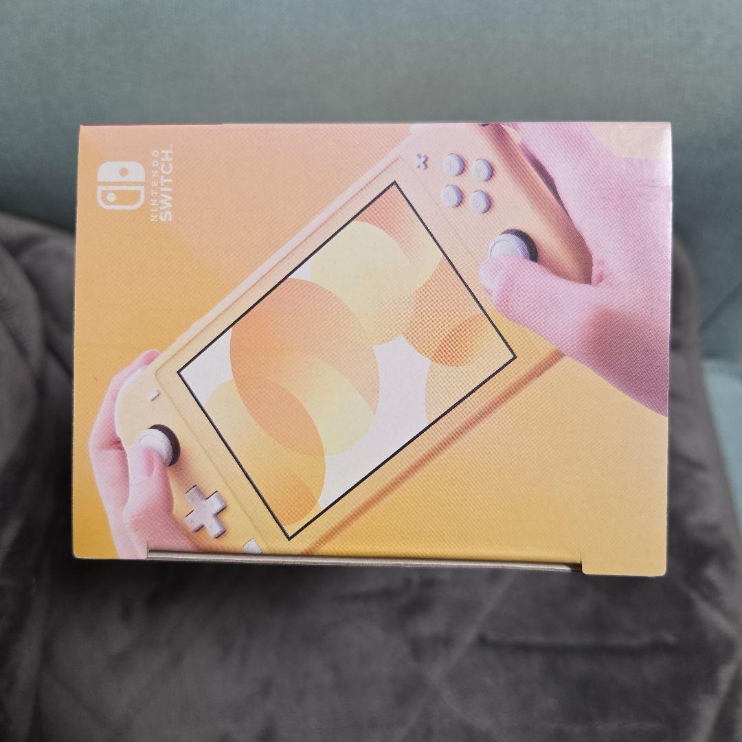 新品未使用　Nintendo Switch Lite イエロー