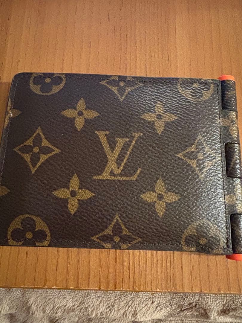 LouisVuitton Virgil abloh ヒンジ　折り財布