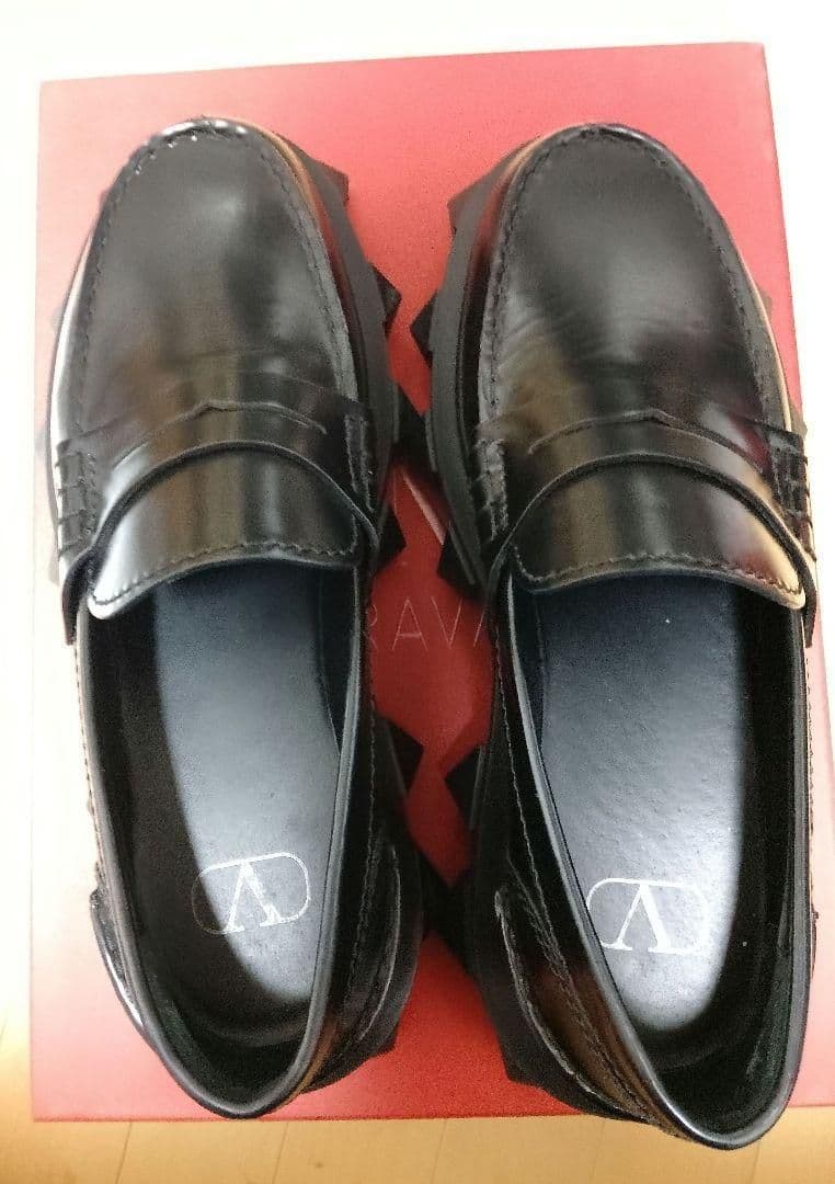 美品　最終価格VALENTINO GARAVANI ヴァレンティノスタッズ