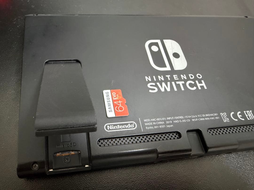 Nintendo Switch 本体 青と赤のJoy-Con