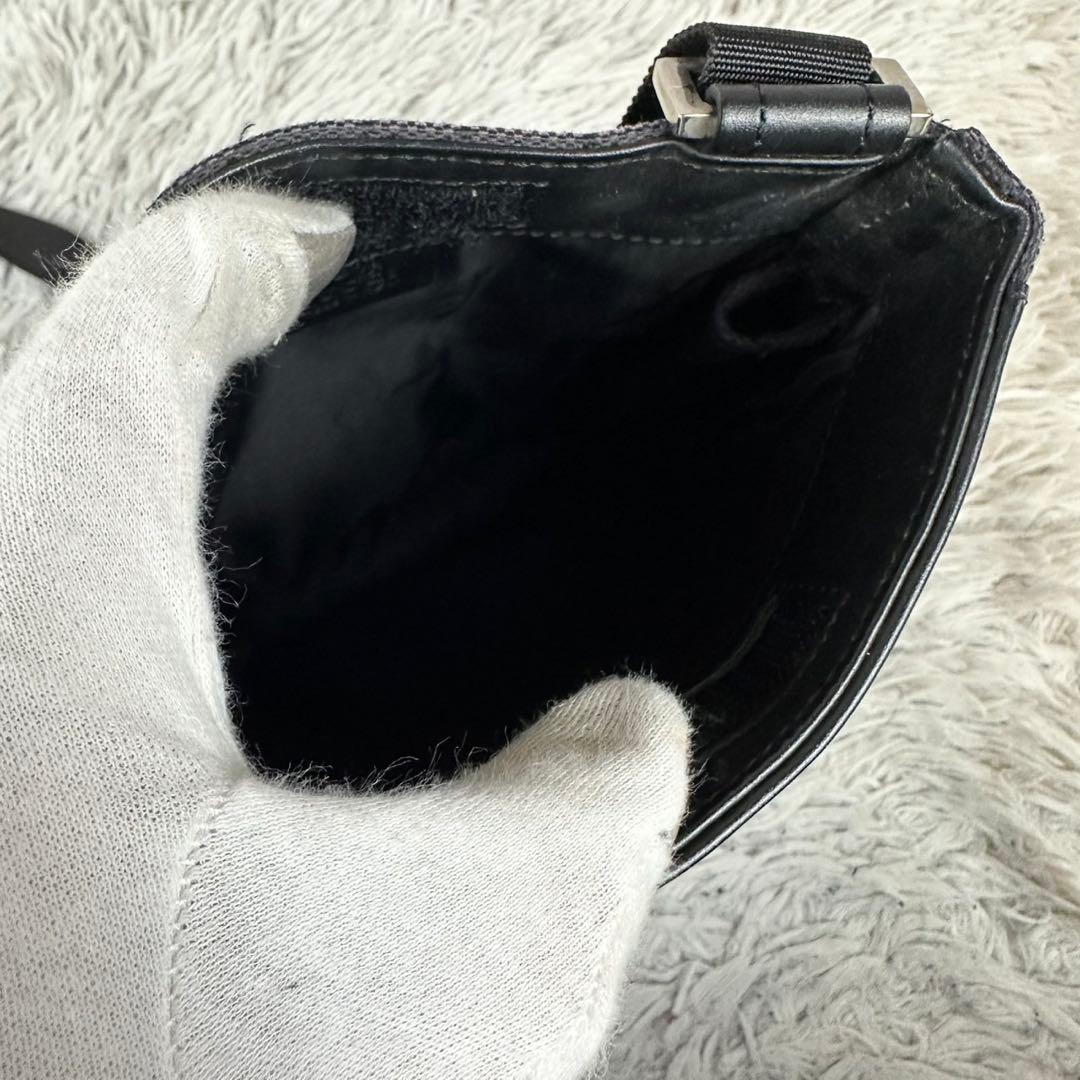 美品 グッチ キャンバス GG ショルダーバッグ 斜め掛け ファスナー ブラック