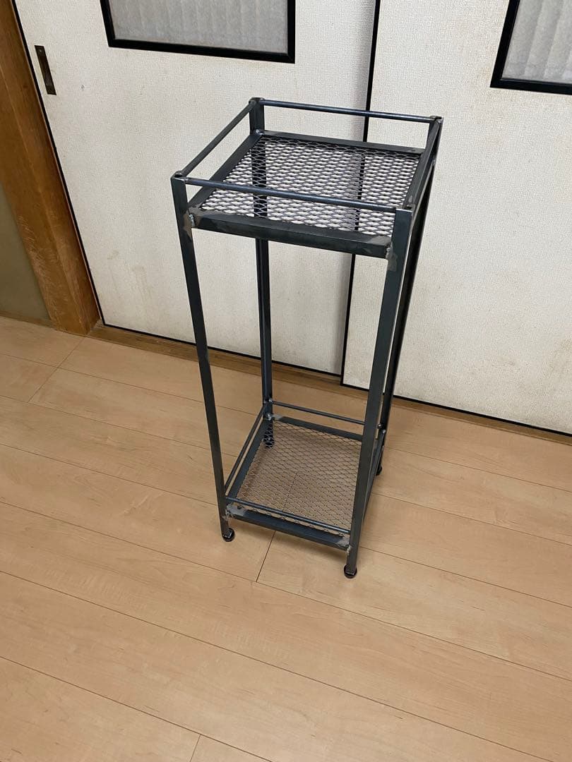 アイアンシェルフ　アイアンラック　インダストリアル アイアン家具　植物棚