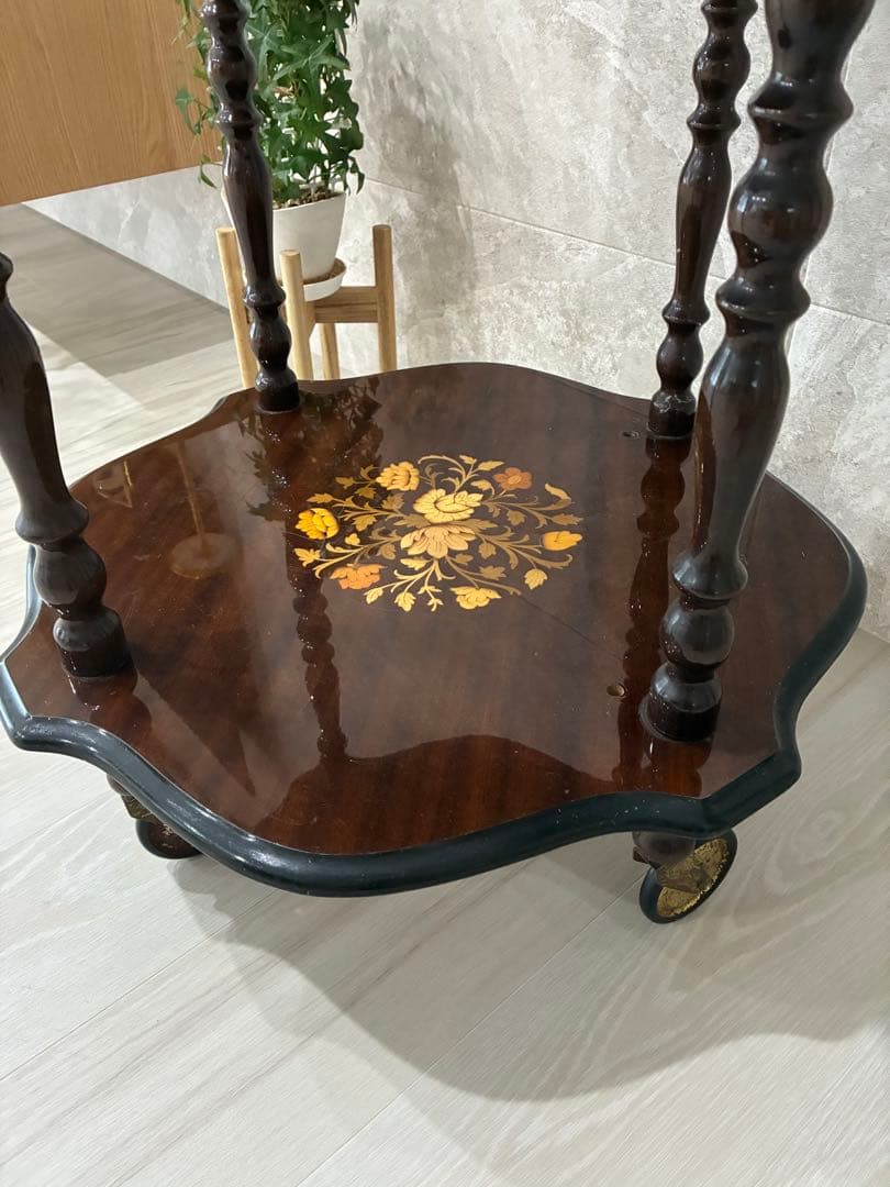 イタリア製　ワゴン　サイドテーブル　アンティーク家具　花代　ワイン置き