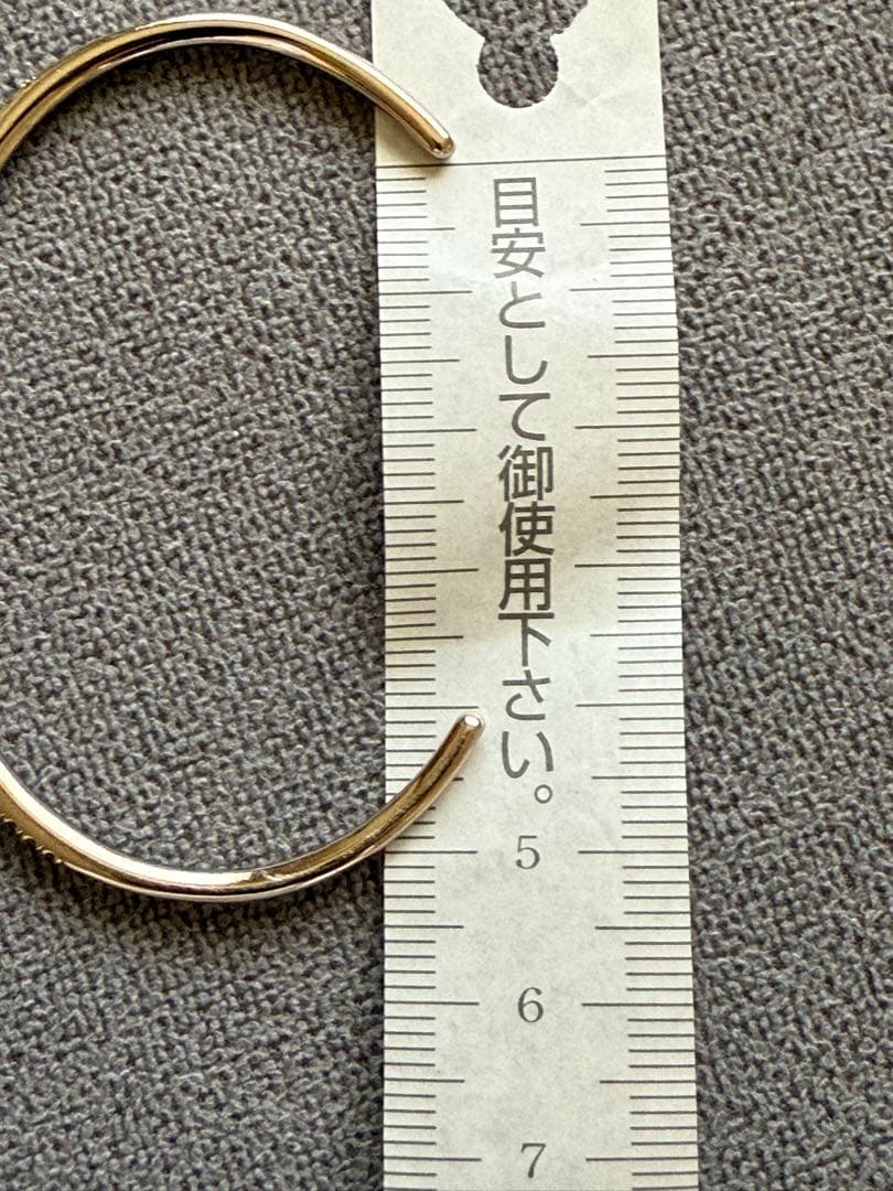 K18 ホワイトゴールド　オープン　バングル　ダイヤ　0.57カラット