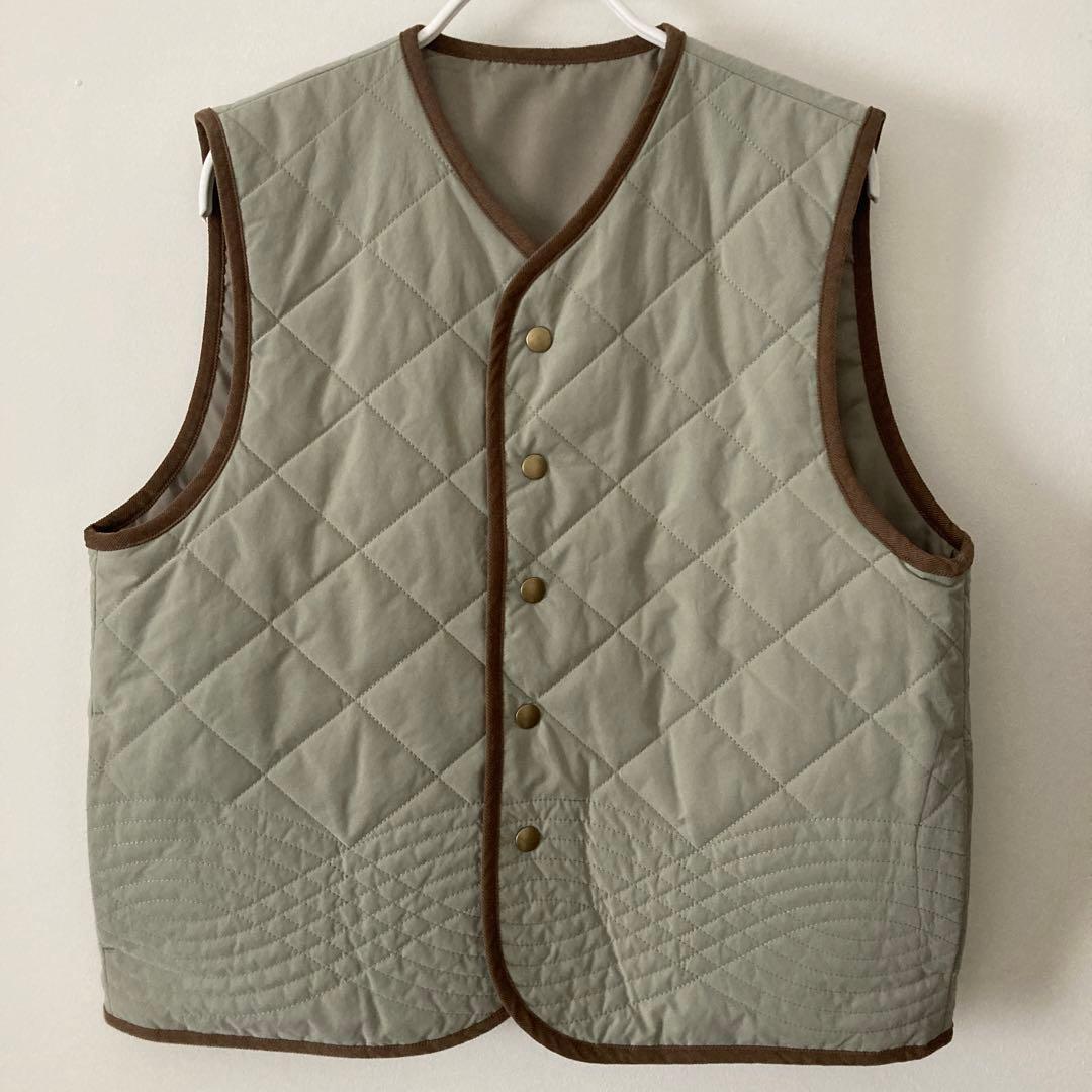 北欧、暮らしの道具店　キルティングベスト　ライトカーキ