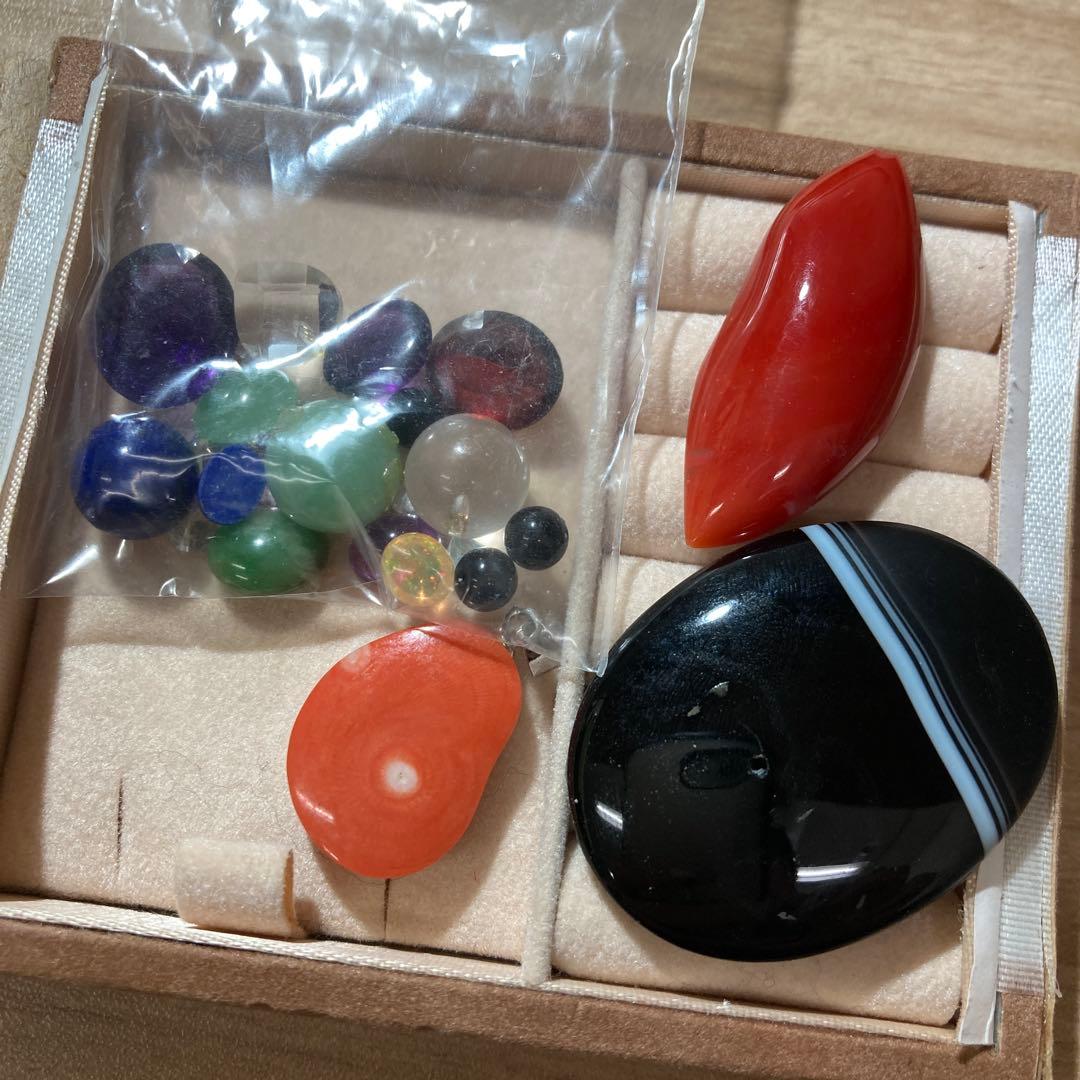 遺品整理　サンゴ　赤珊瑚　ヒスイ　ルース　おまとめ