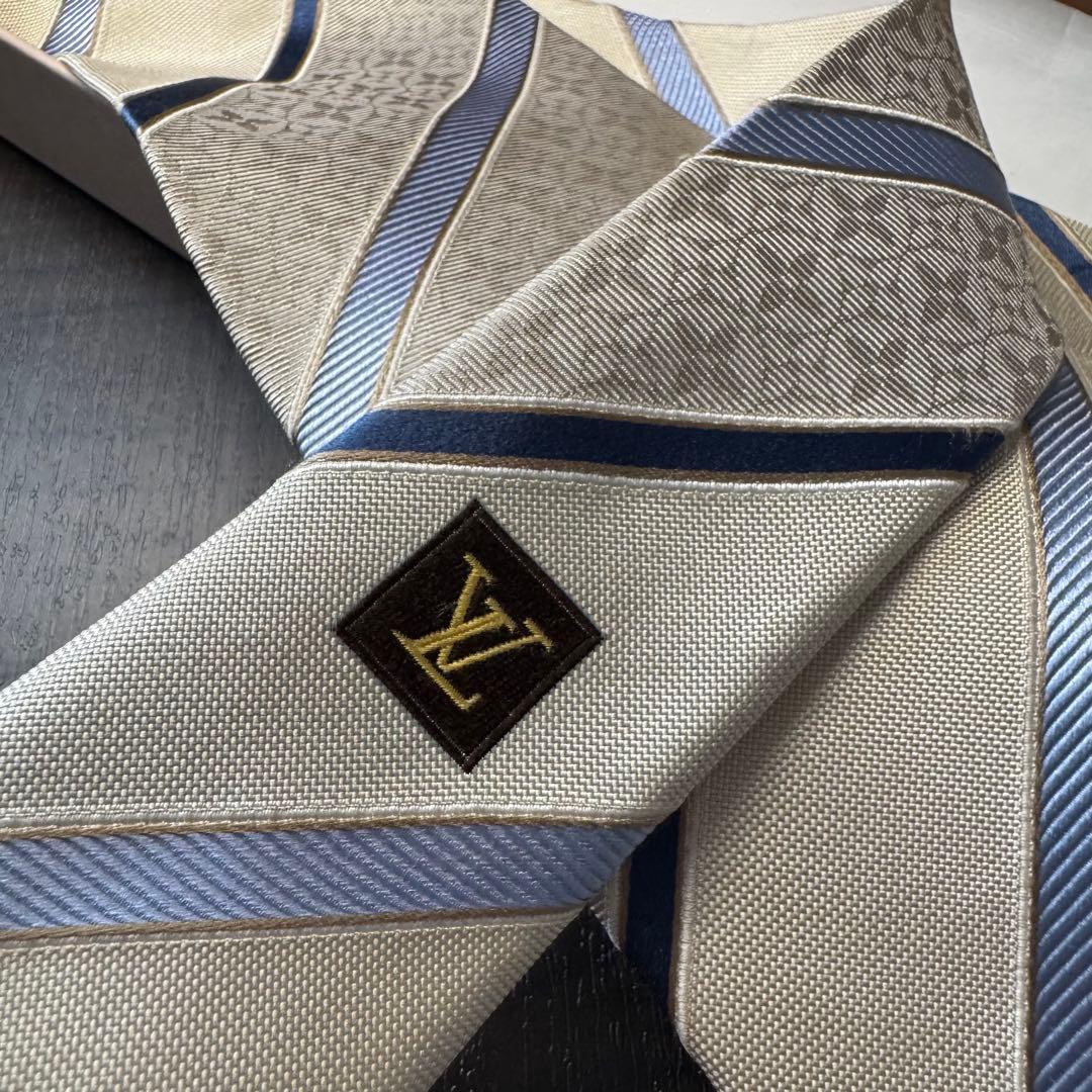 最高級 ルイヴィトン LV フラワーモノグラム ストライプ ネクタイ アイボリー