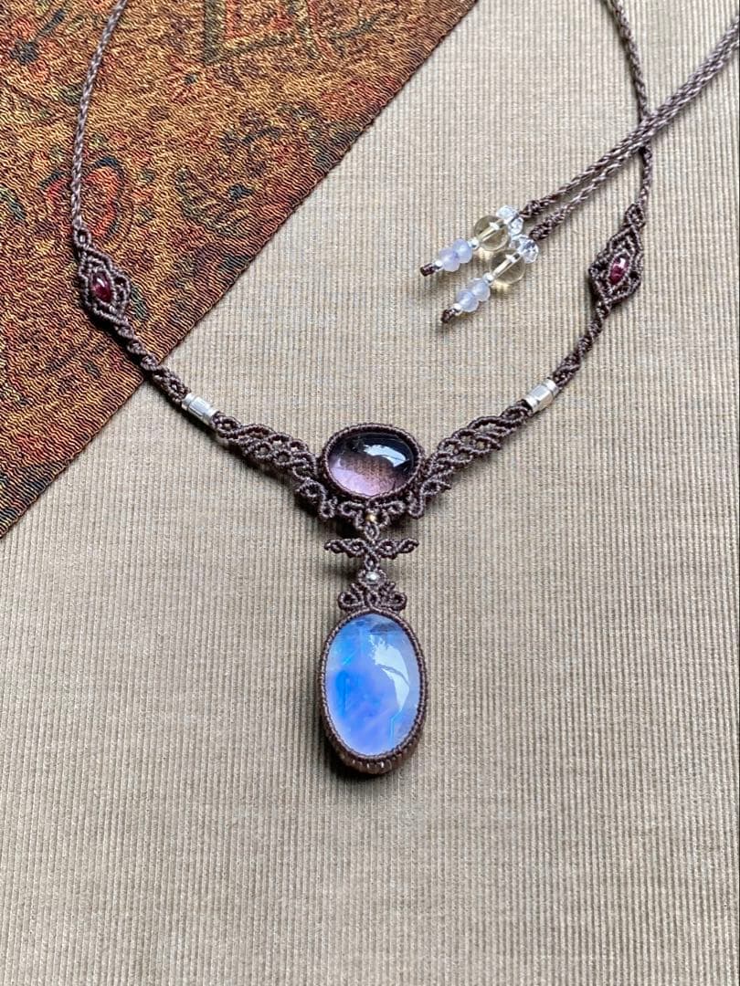 レインボームーンストーン　アメジスト　マクラメネックレス