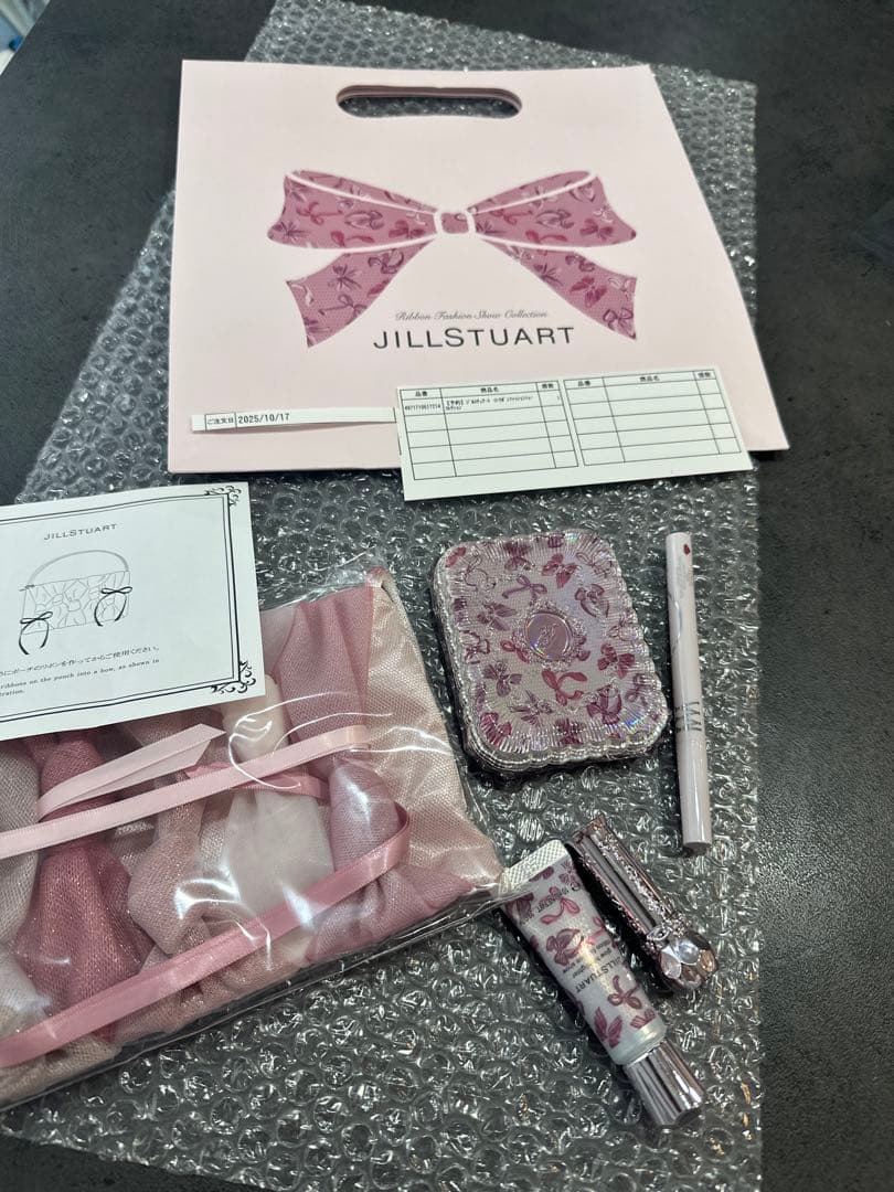 ジルスチュアート2025クリスマスコフレ リボンファッションショーコレクション