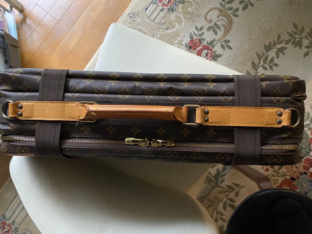 LOUIS VUITTON トランクケース　モノグラム　サテライト53