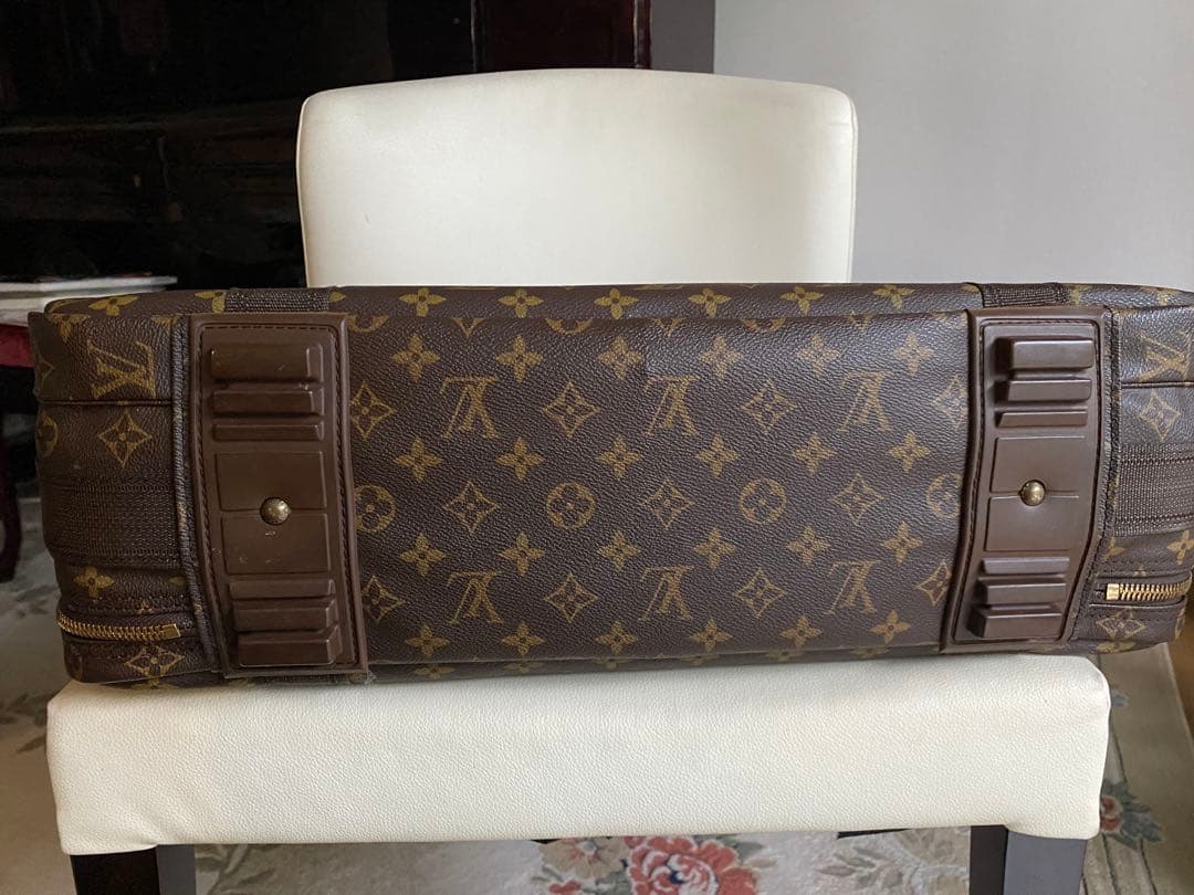 LOUIS VUITTON トランクケース　モノグラム　サテライト53