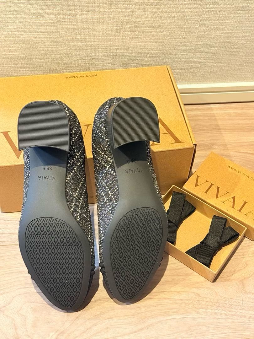 【新品未使用】 VIVAIAチャンネル風靴　ラウンドトゥチャンキーヒールパンプス