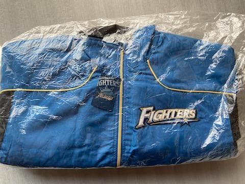 【新品未使用・タグ付き・ミズノ製】北海道日本ハムファイターズ　グラウンドコート