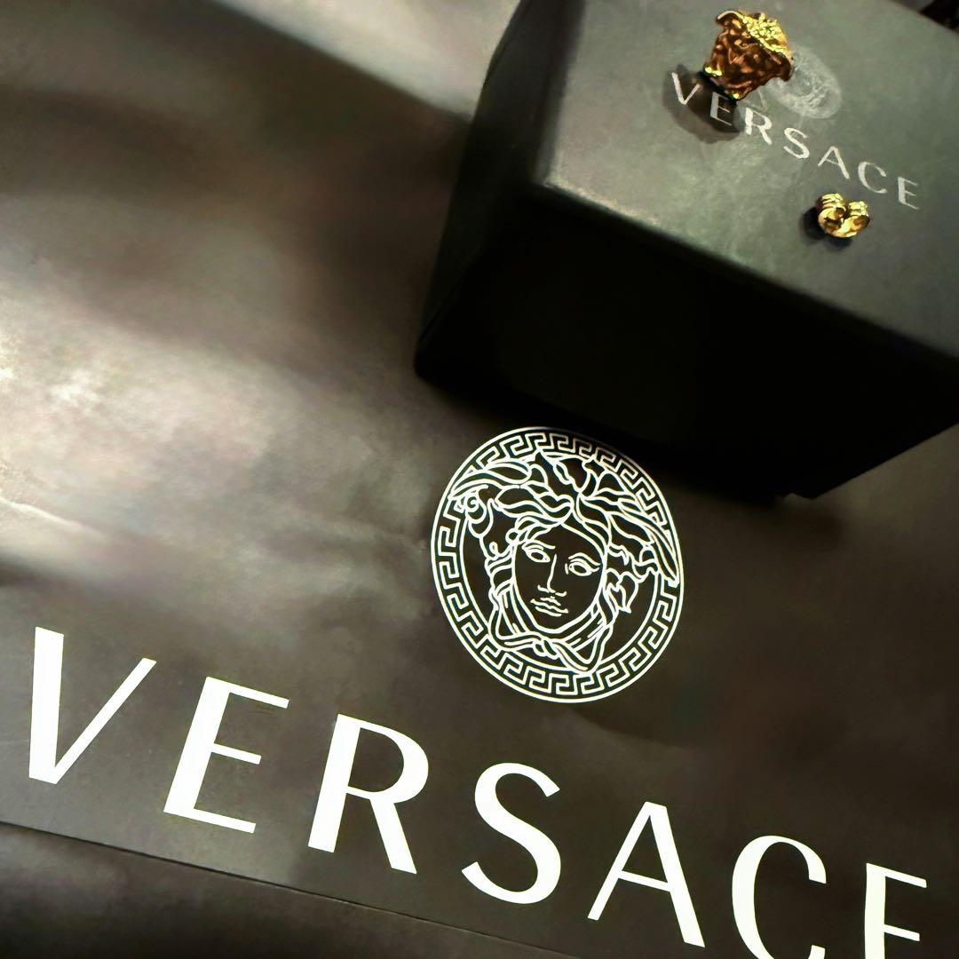 新品未使用　ヴェルサーチ　ピアス