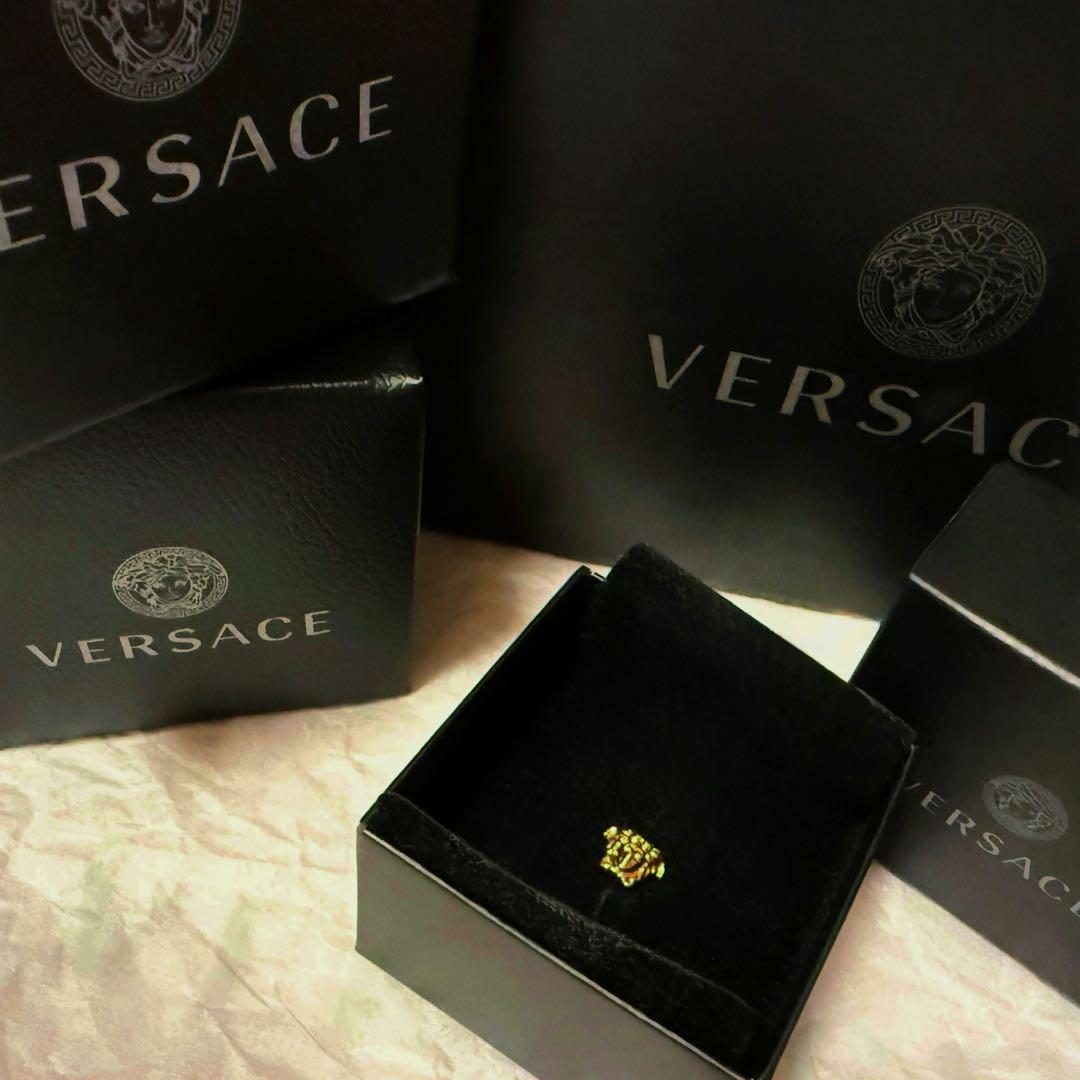 新品未使用　ヴェルサーチ　ピアス