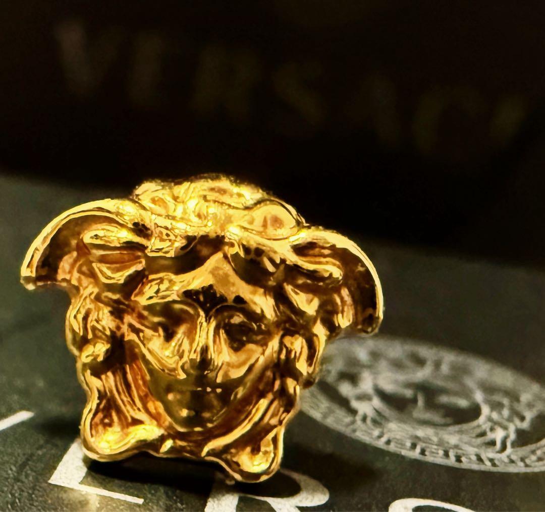 新品未使用　ヴェルサーチ　ピアス