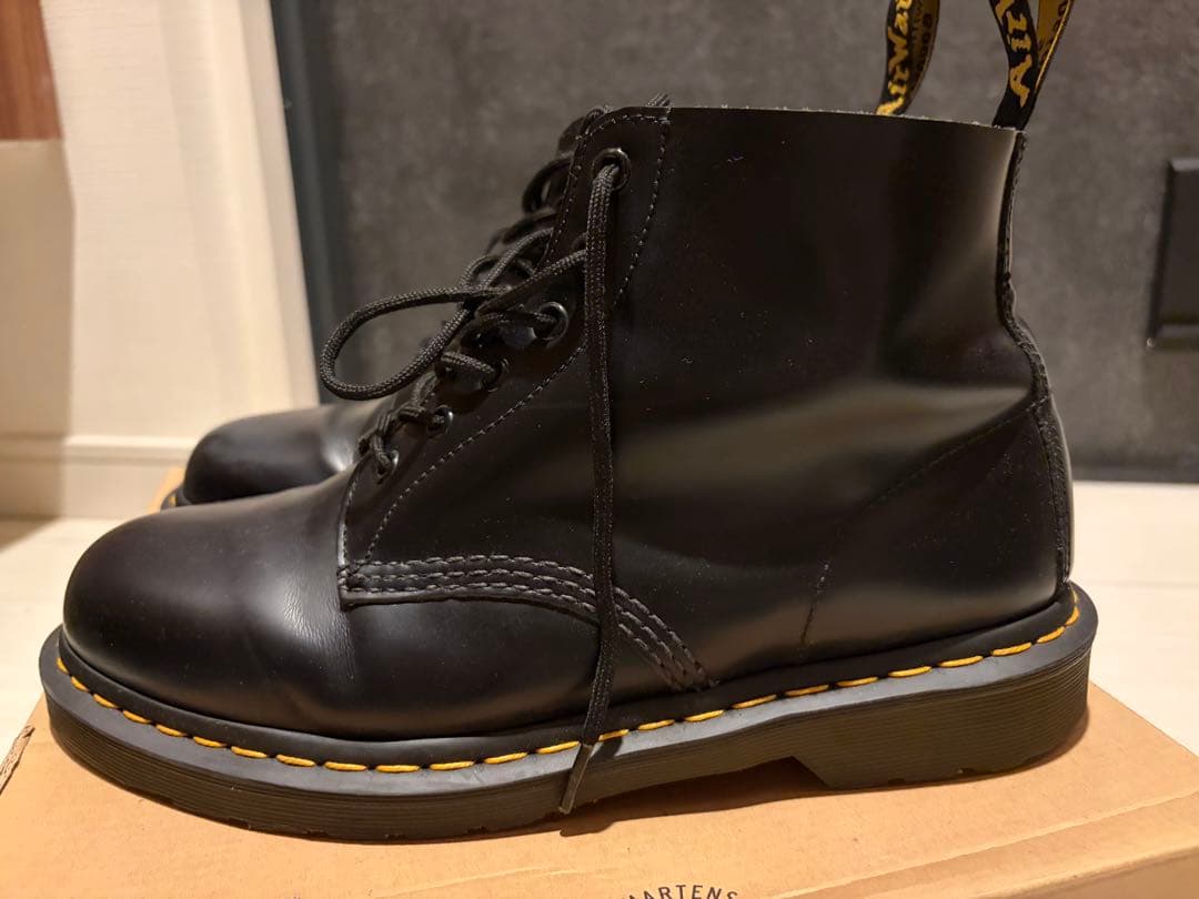 Dr. Martens ブラック ワークブーツ
