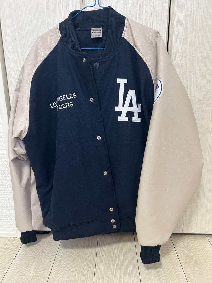 ロサンゼルス・ドジャース スタジャン ネイビー/アイボリー