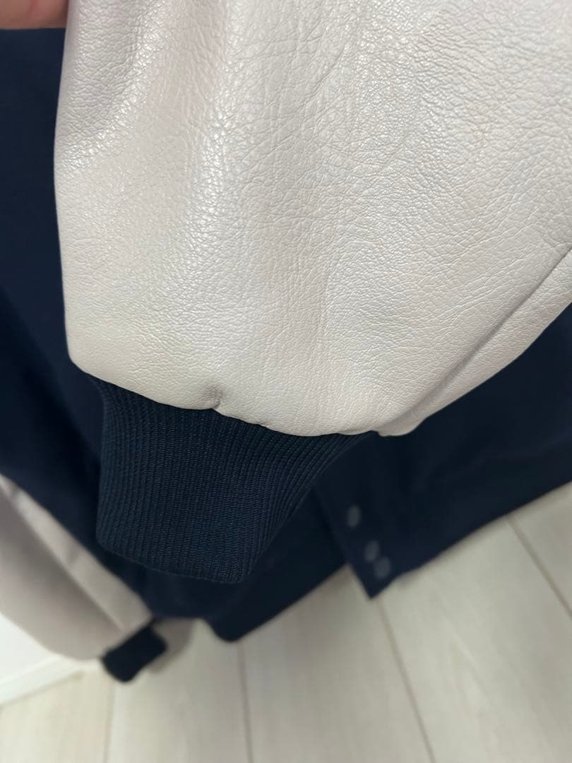 ロサンゼルス・ドジャース スタジャン ネイビー/アイボリー