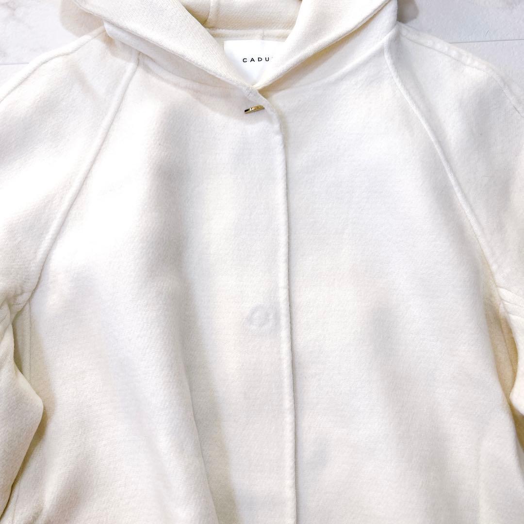 美品 CADUNE 川上桃子コラボ フード付きポンチョコート 36 袖2WAY