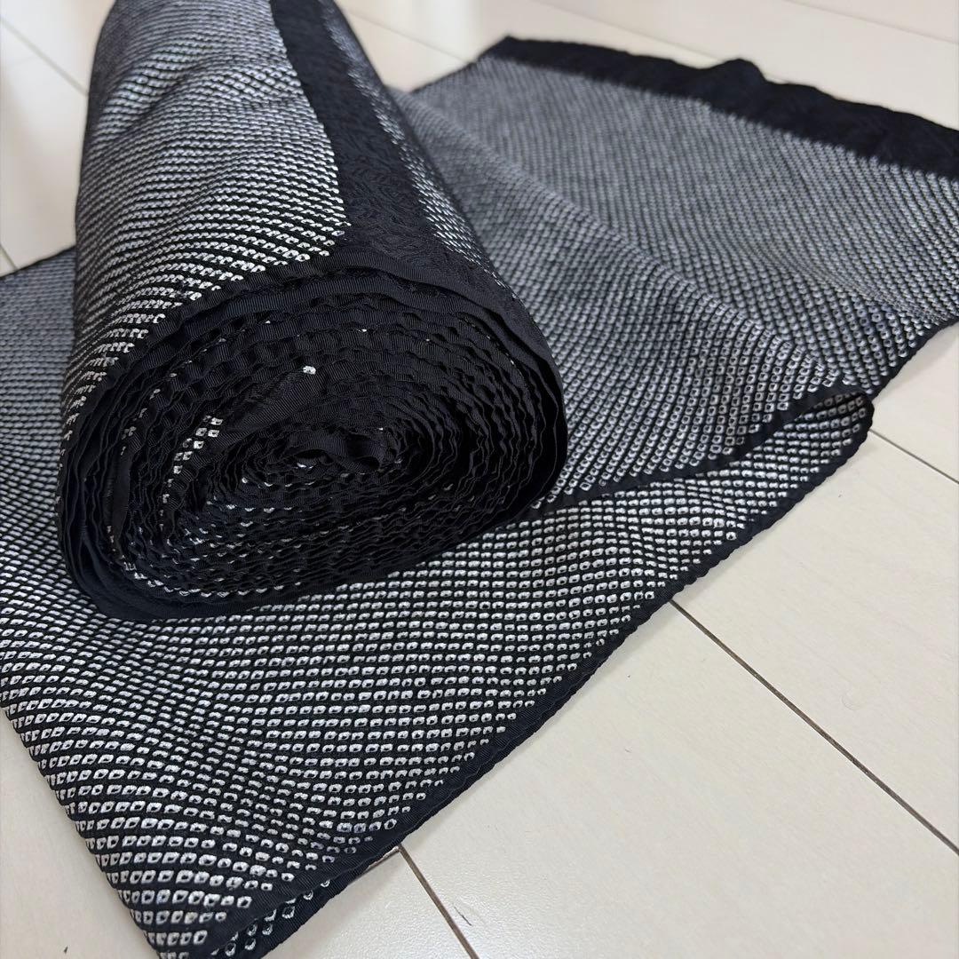 さ*な様 ■T3796■未使用品■正絹■黒　モノトーン　総絞り　横段違い　反物