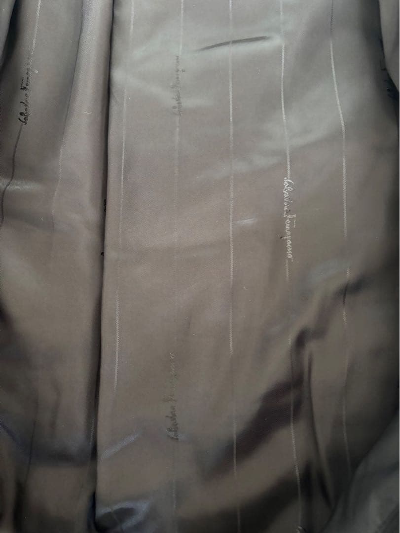 Ferragamo ロングダウン(ダブルチャック)ブラック 収納可能 フード付き