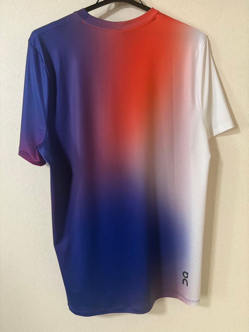 新品タグ付　On オン グラデーション 半袖 Tシャツ Court-T Sサイズ