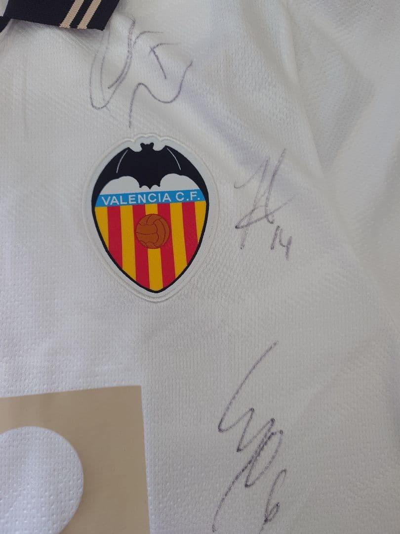 【最終SALE】バレンシアCF 21選手 直筆サイン入りユニフォーム