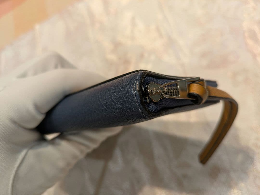 R*様 LOEWE　ネイビー レザー 長財布