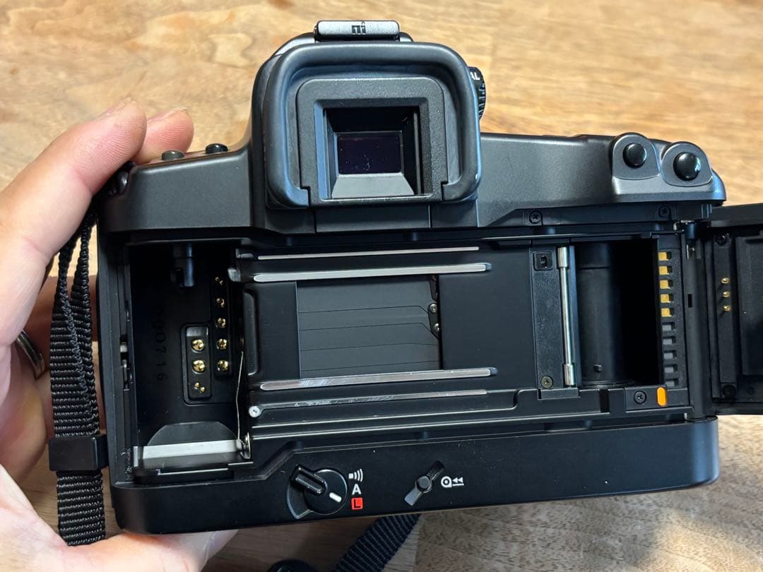 n*n様 Canon EOS 3 フィルム一眼レフカメラ