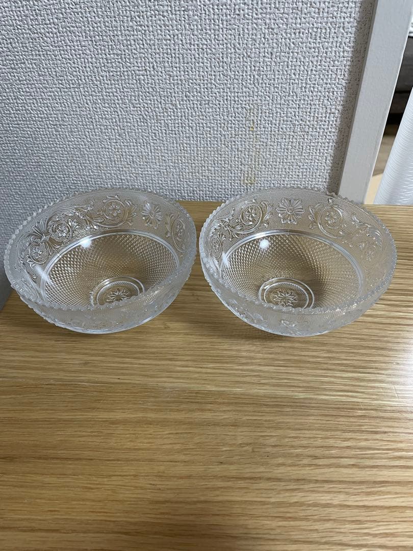ガラス製花柄ボウル2個セット