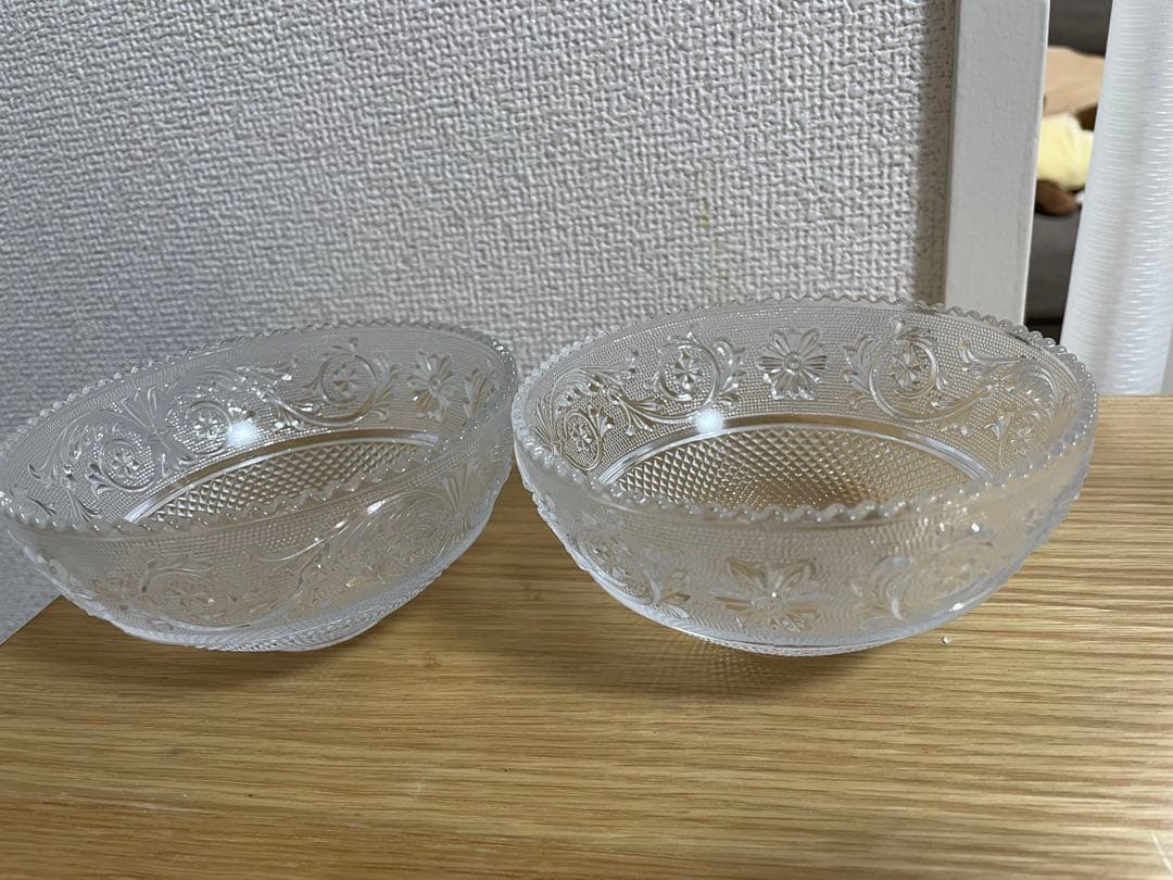 ガラス製花柄ボウル2個セット