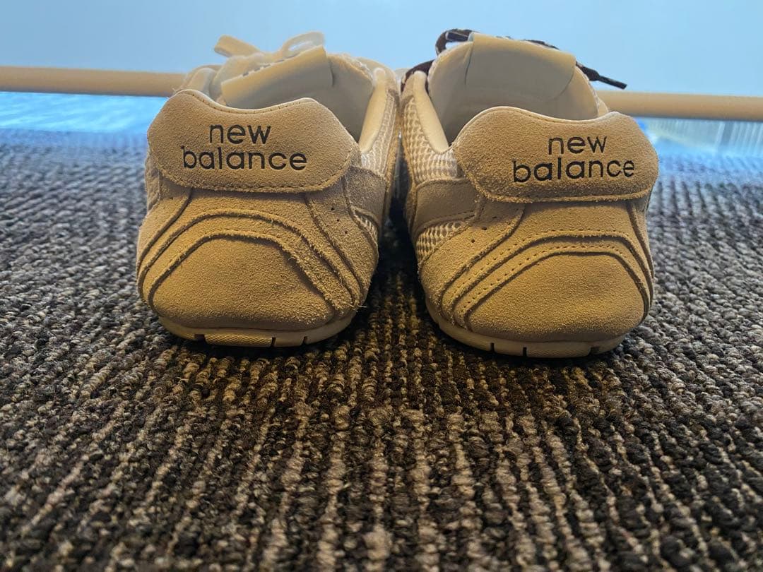 スニーカー 23.5cm