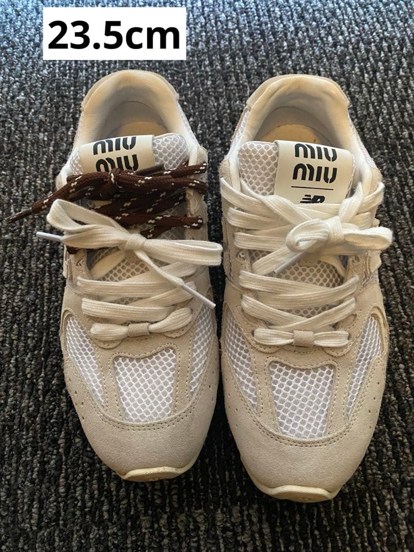 スニーカー 23.5cm