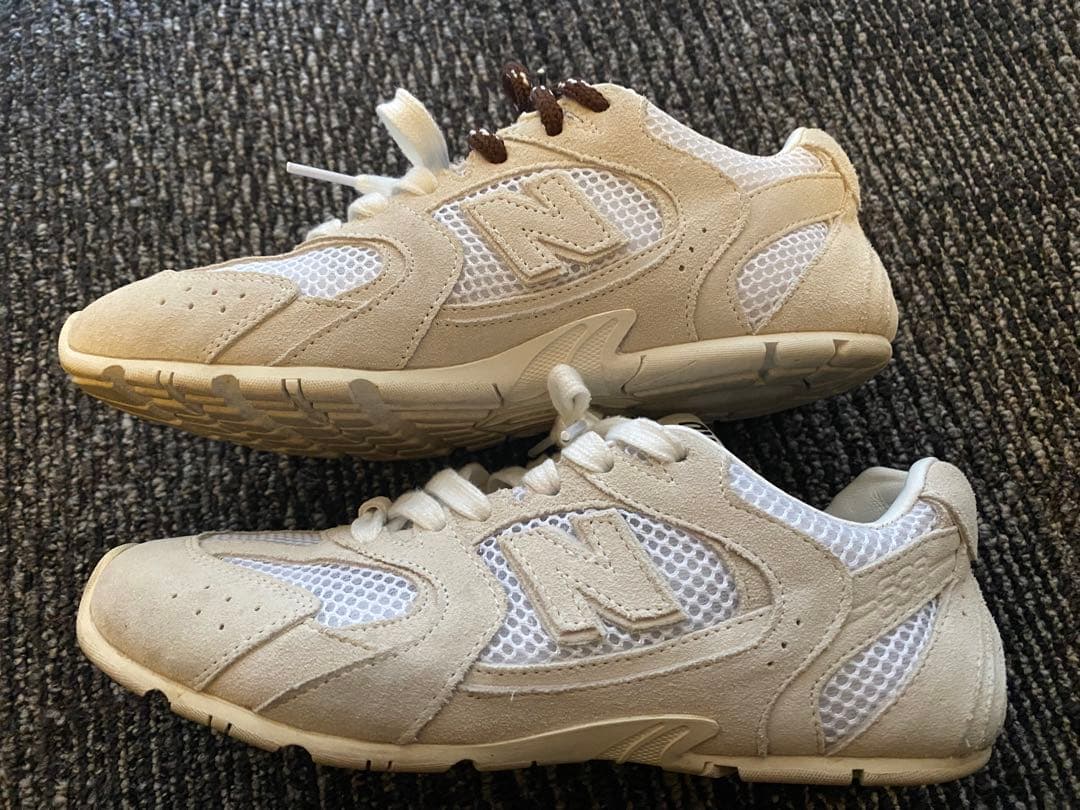 スニーカー 23.5cm