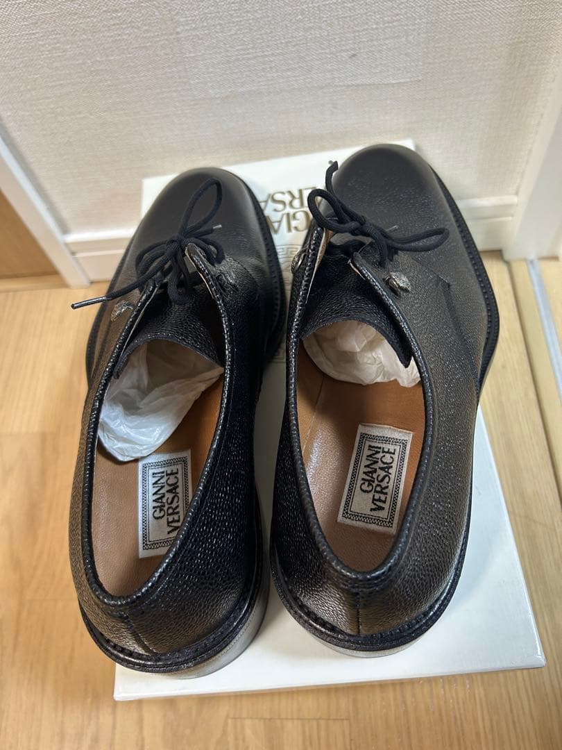 VERSACE ブラックレザー ドレスシューズ