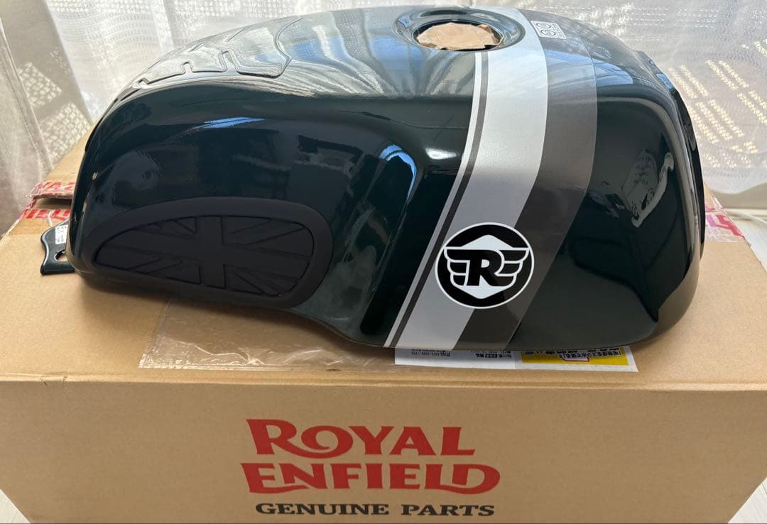 コンチネンタルgt650 タンク　ロイヤルエンフィールド