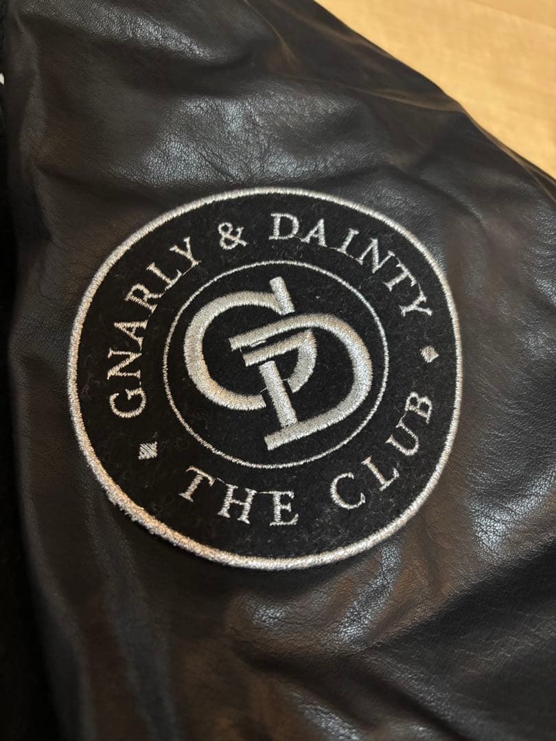 美品！GYDA Gnarly & Dainty スタジャン 黒