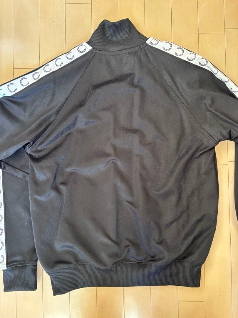 フレッドペリー 黒 ジッパージャージ