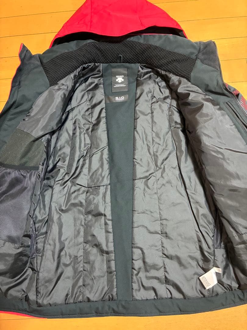 美品 デサントMove Sport スキーウェアジャケットMサイズ167〜173