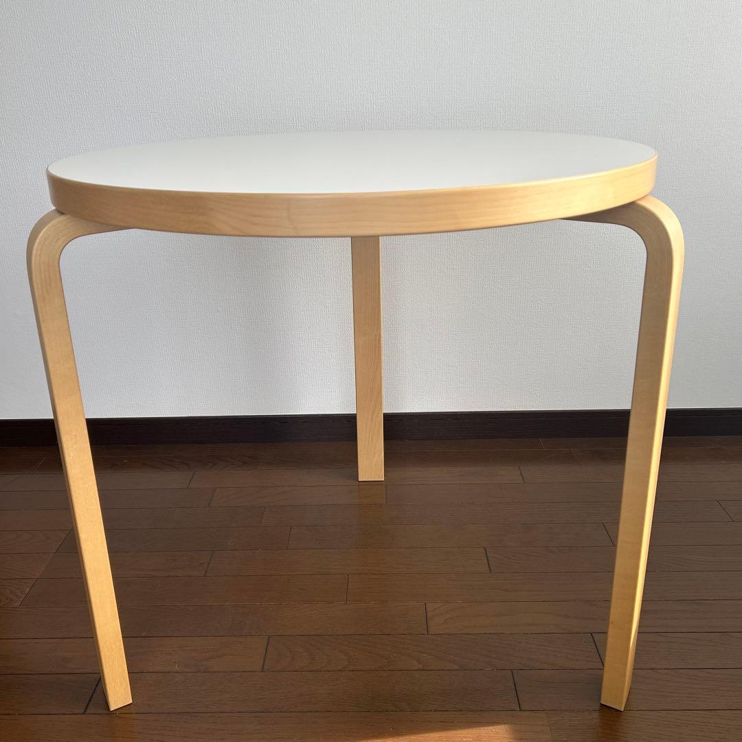 artek アルテック　テーブル 90C（d. 60）ホワイト ラミネート