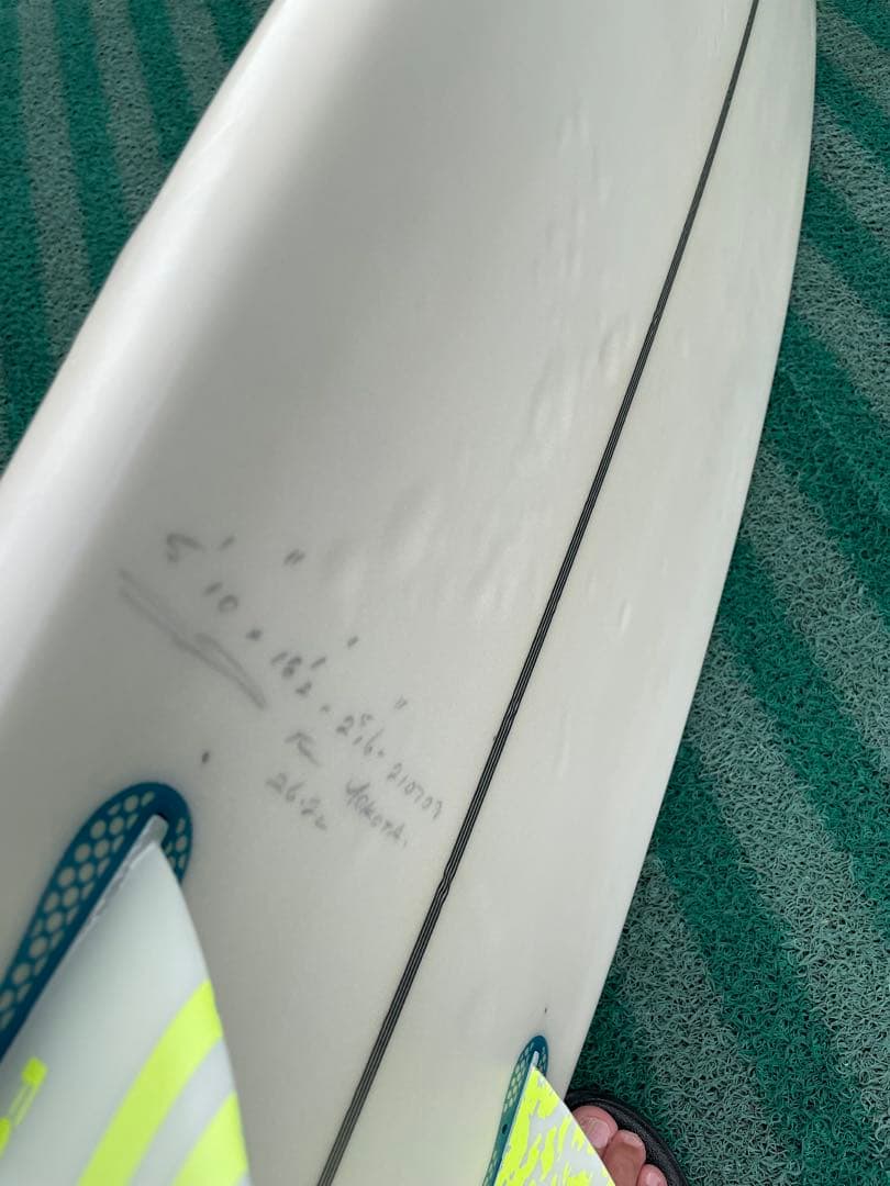 JS モンスター8 5'10 26.2L INSIST ショートボード