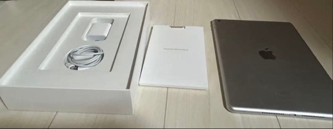た*き様 iPad (第9世代) 64GBシルバー充電器付　Wi-Fiモデル　A
