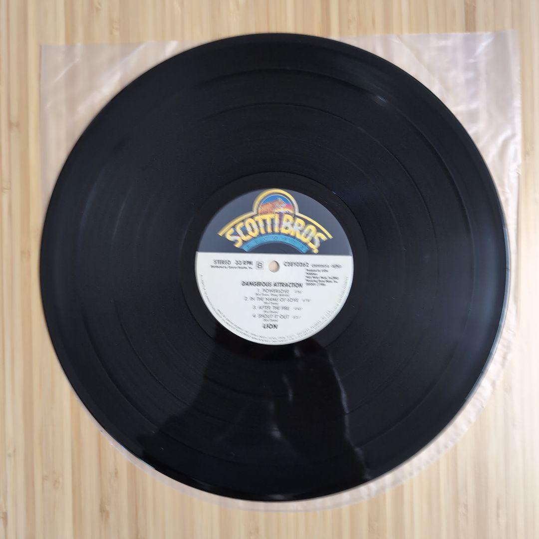 洋楽 LION / DANGEROUS ATTRACTION